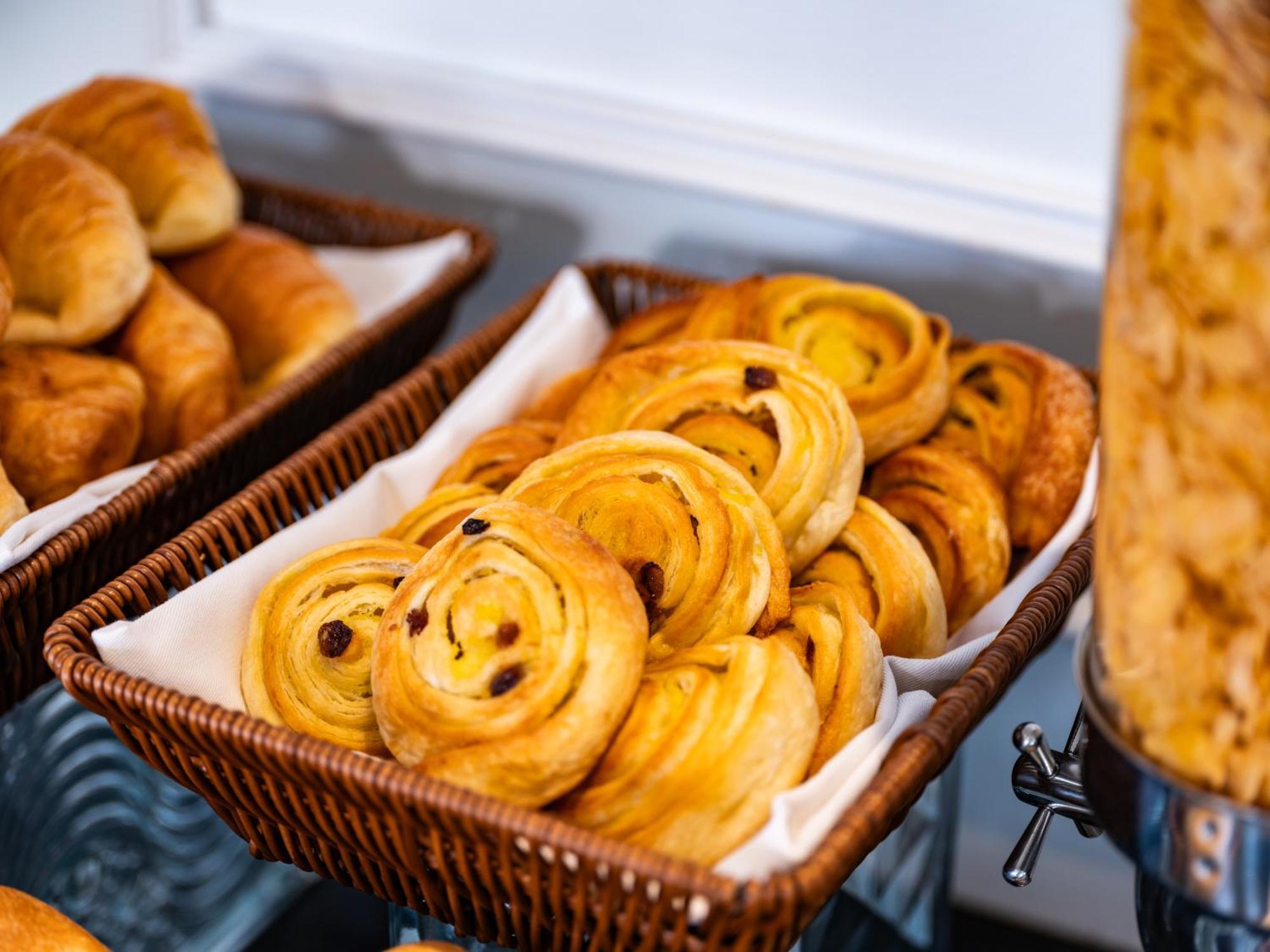The Flower Boutique Hotel & Travel Ханой Екстериор снимка