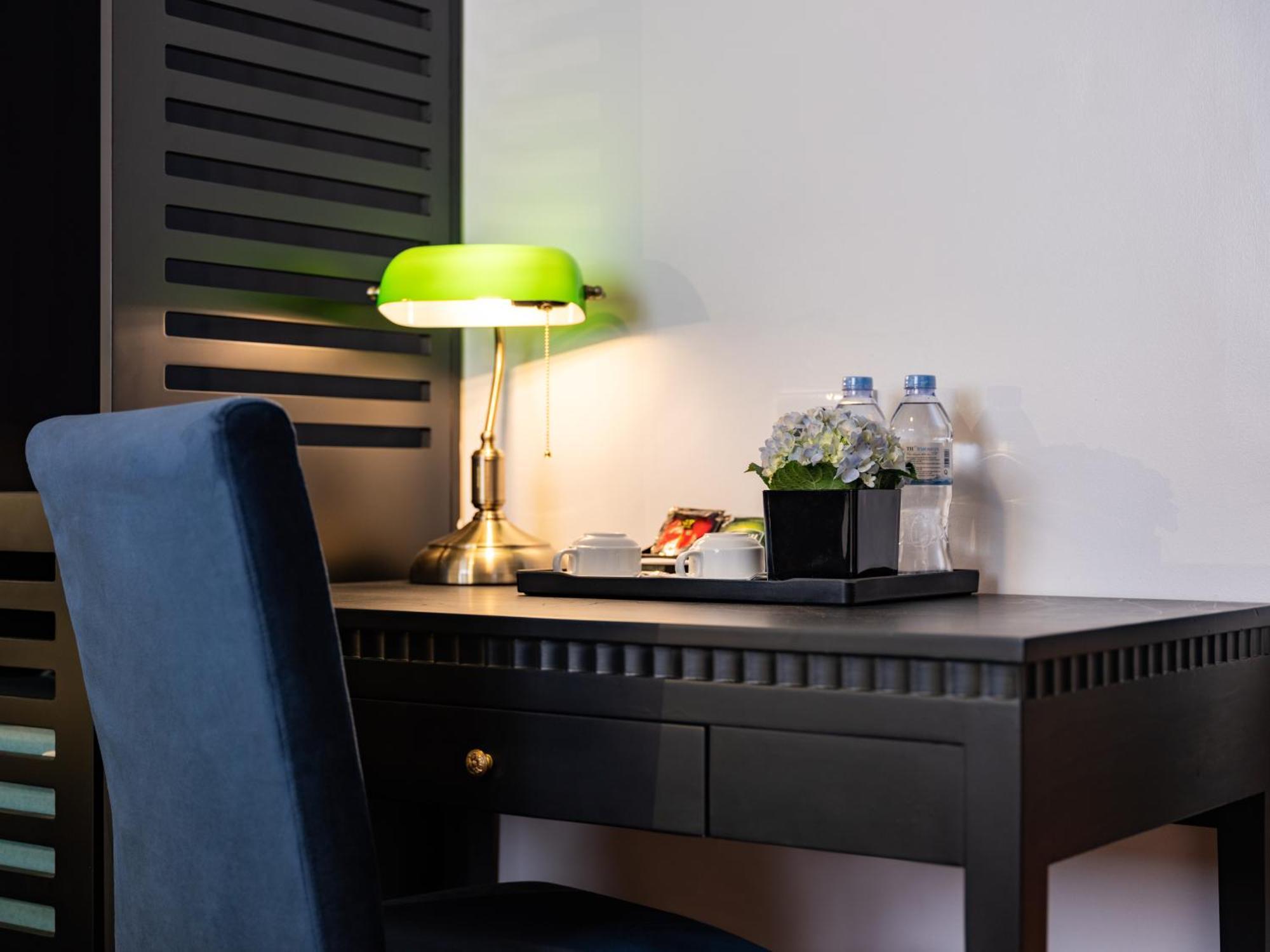 The Flower Boutique Hotel & Travel Ханой Екстериор снимка