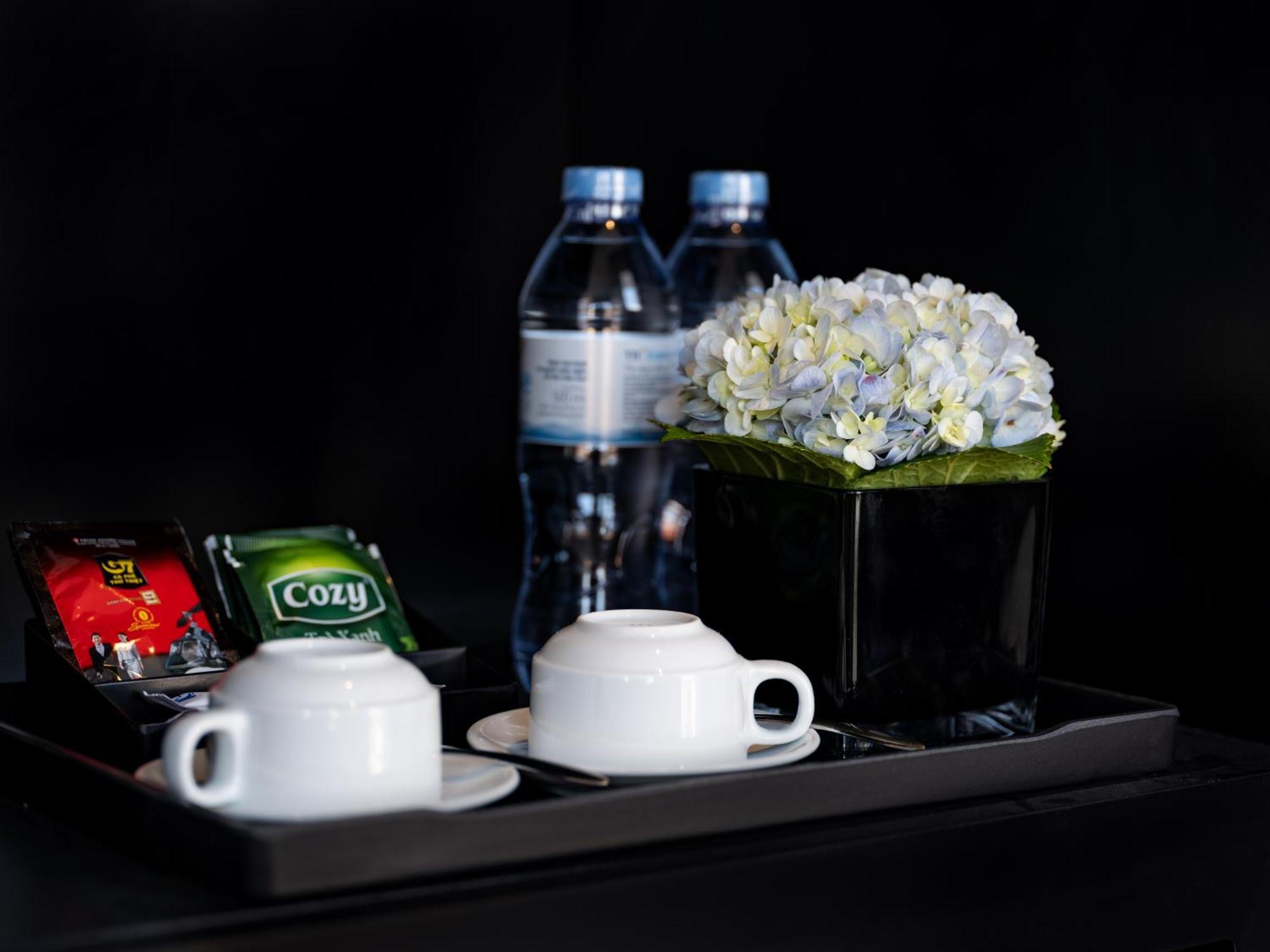 The Flower Boutique Hotel & Travel Ханой Екстериор снимка